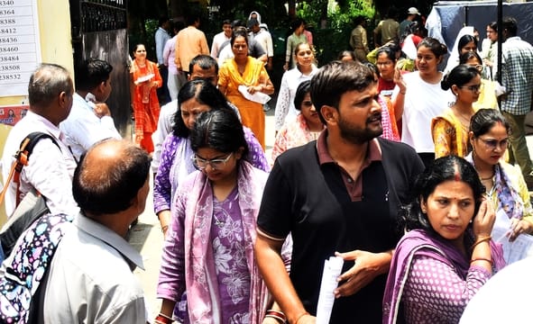 राजधानी के 46 केंद्रों पर उत्तर प्रदेश शिक्षक पात्रता परीक्षा (यूपीटीईटी) आयोजित हुई।
