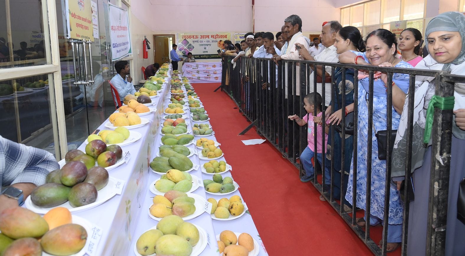 इंदिरा गांधी प्रतिष्ठान में आम महोत्सव का हुआ समापन। इंदिरा गांधी प्रतिष्ठान में आम महोत्सव का हुआ समापन।