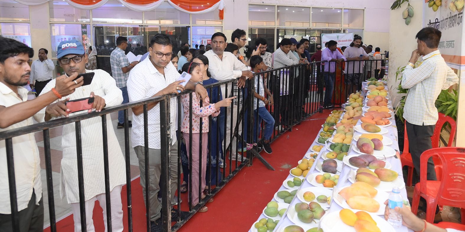 इंदिरा गांधी प्रतिष्ठान में आम महोत्सव का हुआ समापन। इंदिरा गांधी प्रतिष्ठान में आम महोत्सव का हुआ समापन।