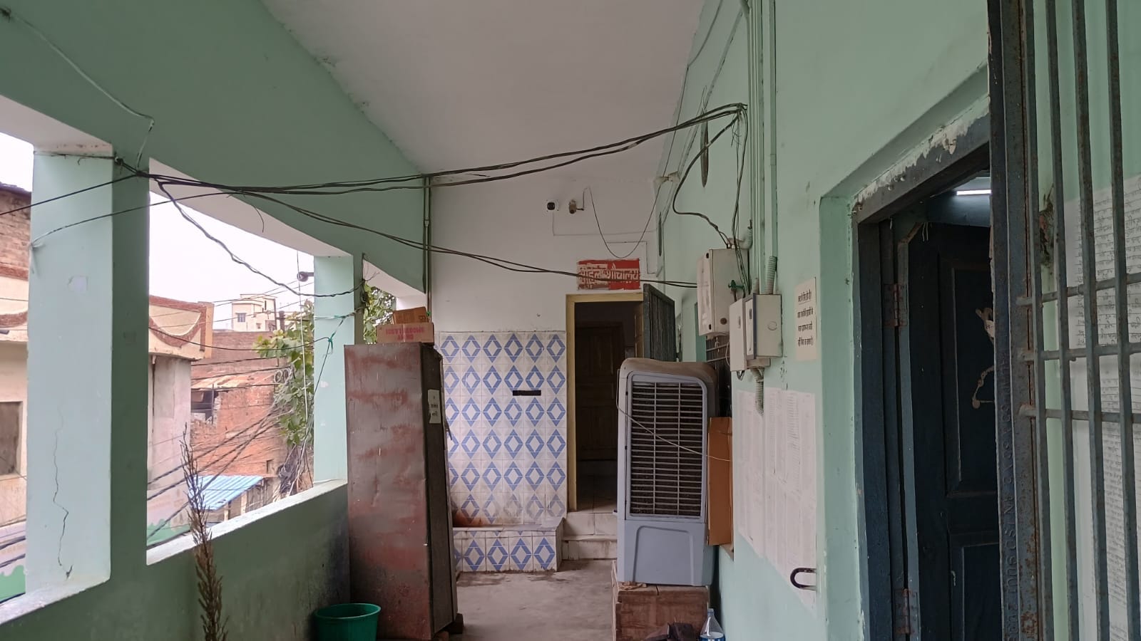 कचहरी स्थित नगर पालिका कार्यालय में रखीं फाइलें। संवाद