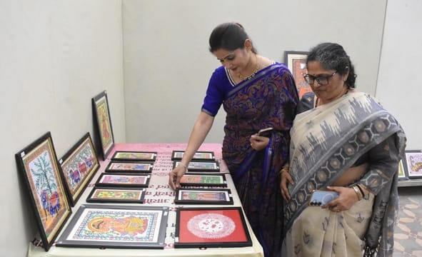 कैसरबाग स्थित ललित कला अकादमी में पंकज आर्ट फाउडेंशन द्वारा आयोजित दो दिवसीय प्रदर्शनी कैसरबाग स्थित ललित कला अकादमी में पंकज आर्ट फाउडेंशन द्वारा आयोजित दो दिवसीय प्रदर्शनी