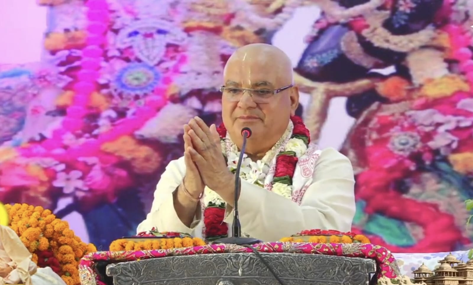 कथा में उपस्थित श्रद्धालु। समिति कथा में उपस्थित श्रद्धालु। समिति