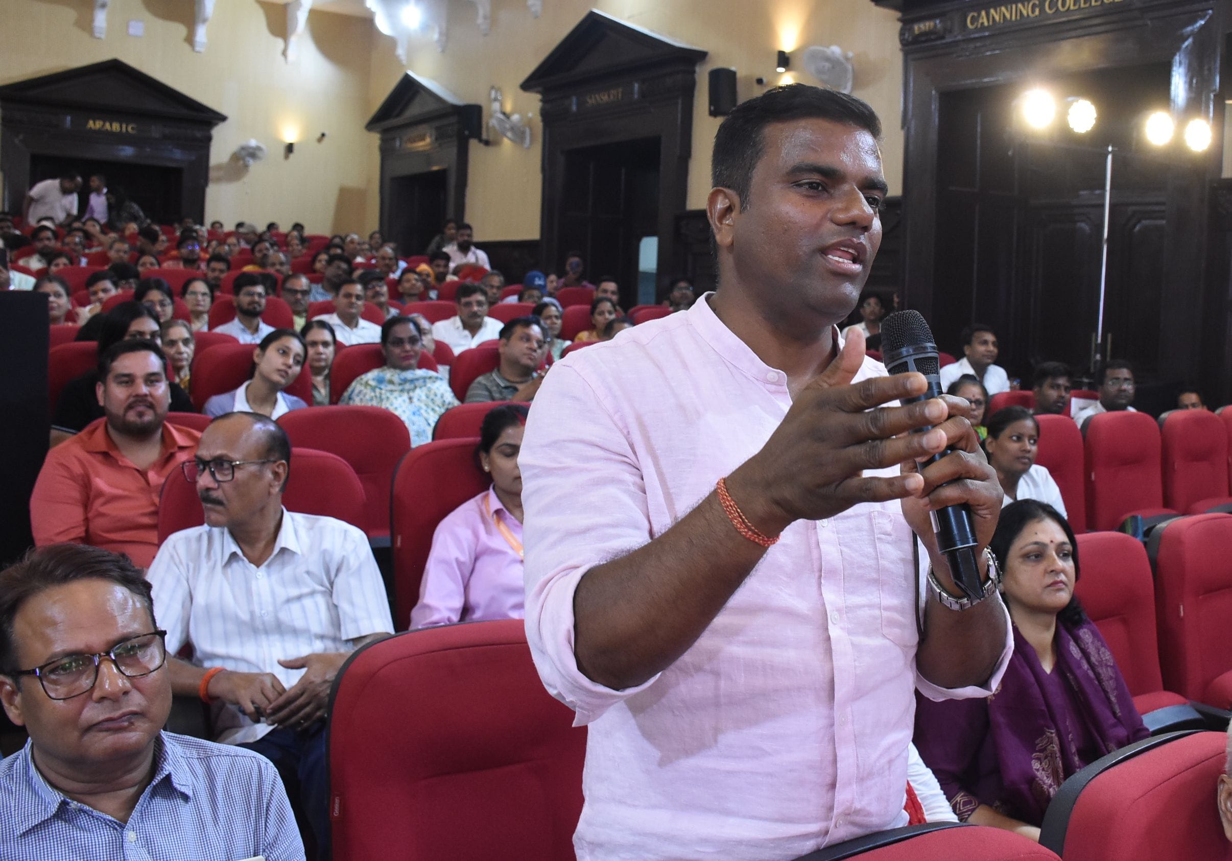 लखनऊ विश्वविद्यालय के मालवीय सभागार में आयोजित अमर उजाला जीवांजलि कार्यक्रम में प्रेरक वक्ता जय लखनऊ विश्वविद्यालय के मालवीय सभागार में आयोजित अमर उजाला जीवांजलि कार्यक्रम में प्रेरक वक्ता जय