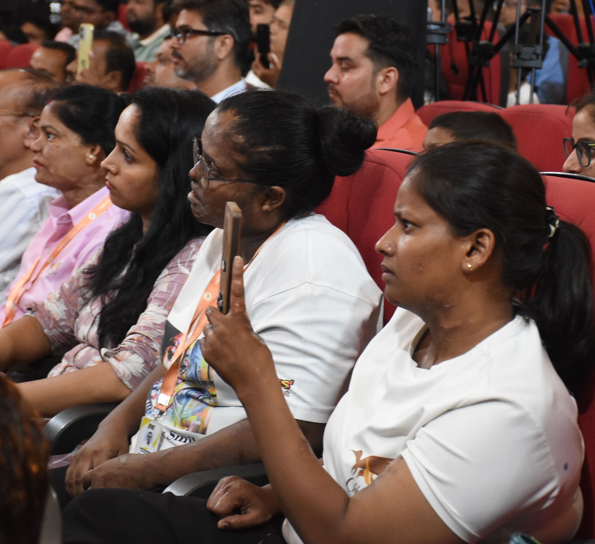 लखनऊ विश्वविद्यालय के मालवीय सभागार में आयोजित अमर उजाला जीवांजलि कार्यक्रम में प्रेरक वक्ता जय लखनऊ विश्वविद्यालय के मालवीय सभागार में आयोजित अमर उजाला जीवांजलि कार्यक्रम में प्रेरक वक्ता जय