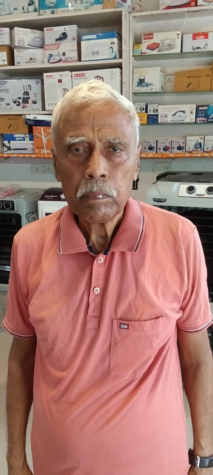 मिरहची चौराहे पर जाम लगने से खड़े वाहन। संवाद
