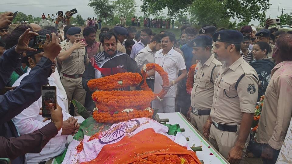 पंडवानी गायिका तीजन बाई पंचतत्व में हुई विलीन।