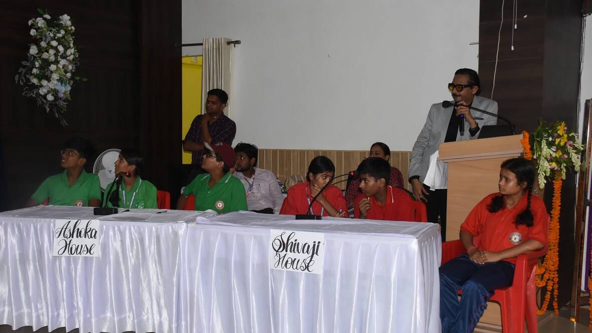 वामा सारथी ने रविवार को रिजर्व पुलिस लाइन में क्विज प्रतियोगिता आयोजित की। 