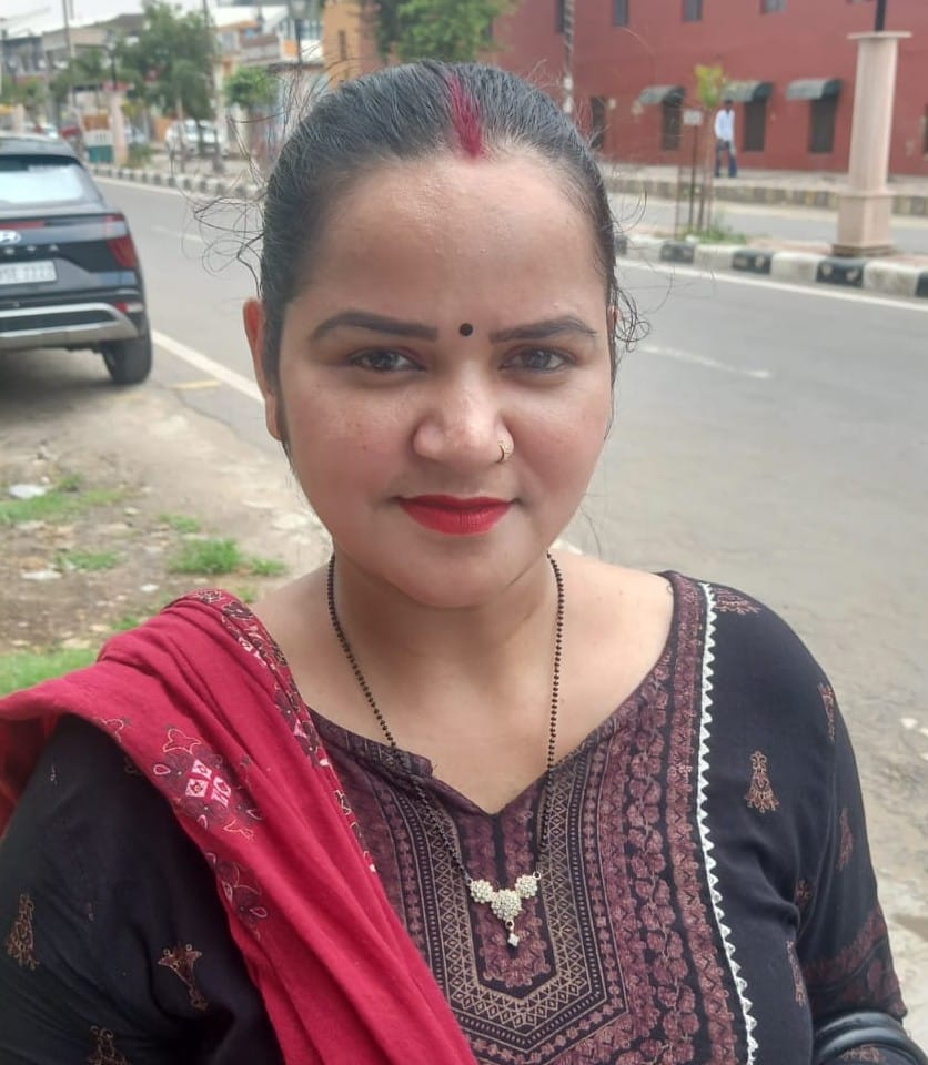 अंबाला छावनी के फारुखा खालसा स्कूल में बनाए गए परीक्षा केंद्र से बाहर निकलते परीक्षार्थी। संवाद अंबाला छावनी के फारुखा खालसा स्कूल में बनाए गए परीक्षा केंद्र से बाहर निकलते परीक्षार्थी। संवाद