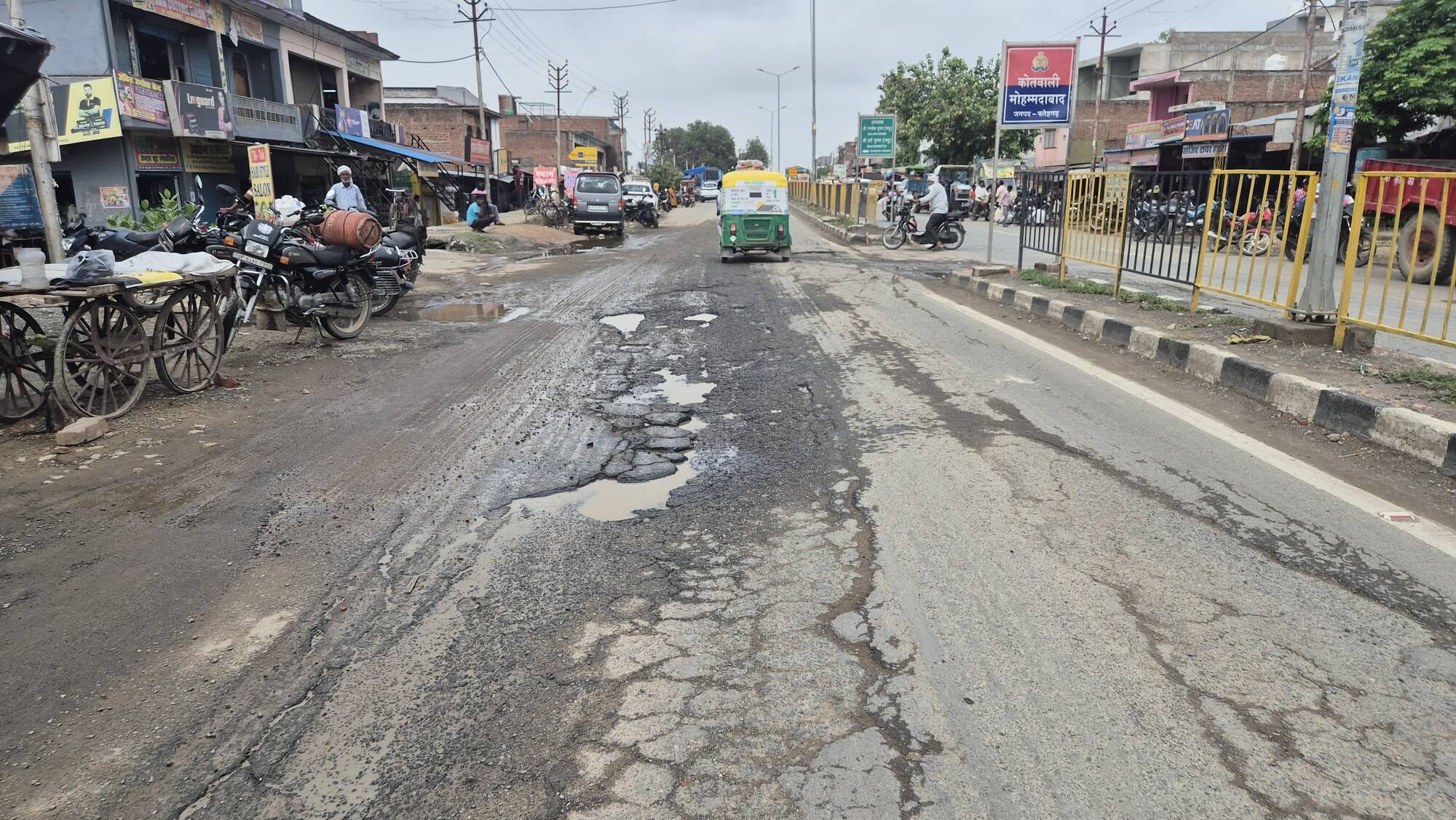 फोटो-10, जैतपुर गांव के पास निर्माणाधीन टोल प्लाजा। संवाद