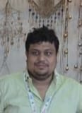 जलेसर में एक फैक्ट्री का भ्रमण कर मेटल के आइटम देखते अमेरिकी व्यापारी। संवाद जलेसर में एक फैक्ट्री का भ्रमण कर मेटल के आइटम देखते अमेरिकी व्यापारी। संवाद