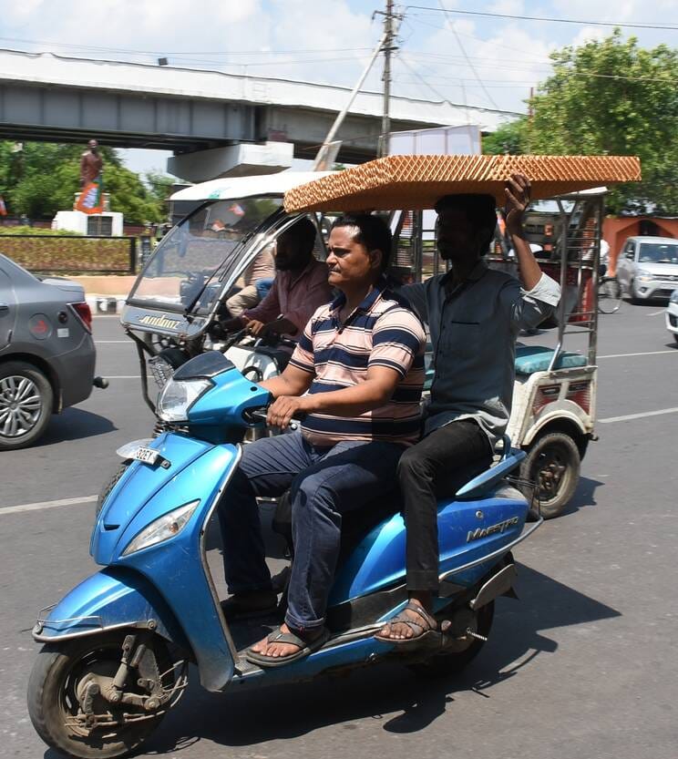 लखनऊ में दिन में रही गर्मी, शाम को हुई जोरदार बारिश।