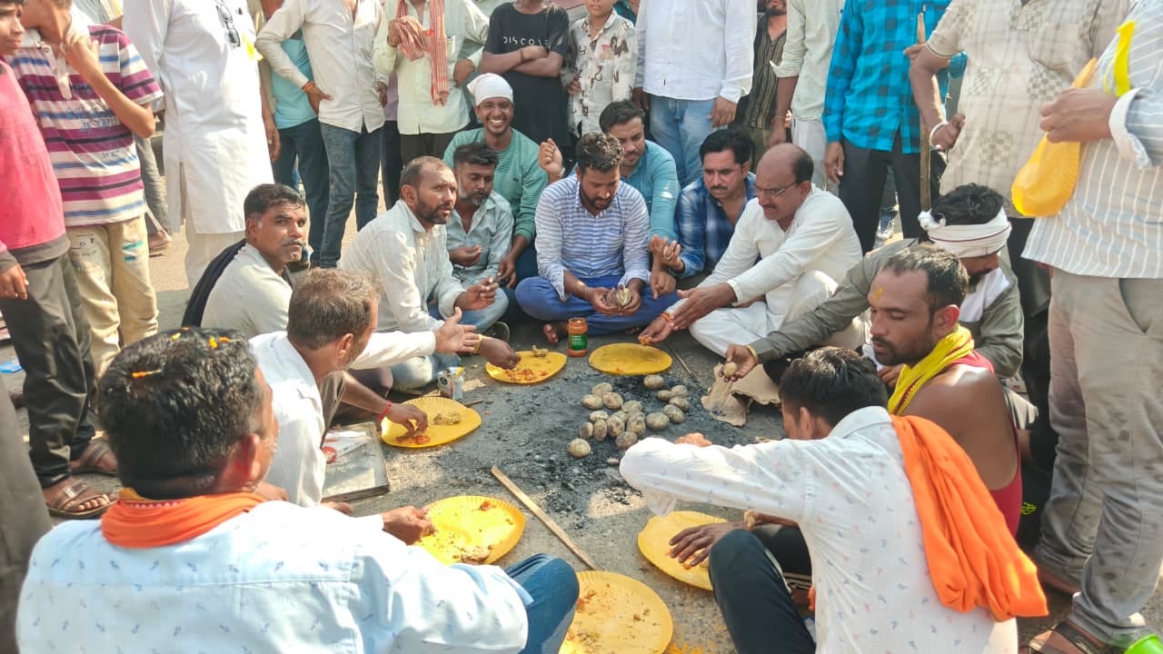हाईवे बना आंदोलन का अखाड़ा