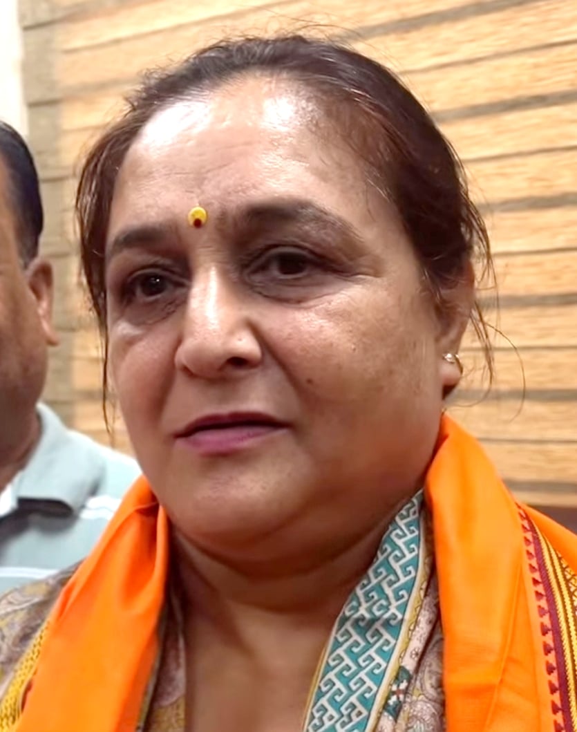 पांवटा साहिब नगर परिषद की नवनिर्वाचित अध्यक्ष निर्मल कौर, उपाध्यक्ष  इंद्रजीत सिंह मिक्का अपने 