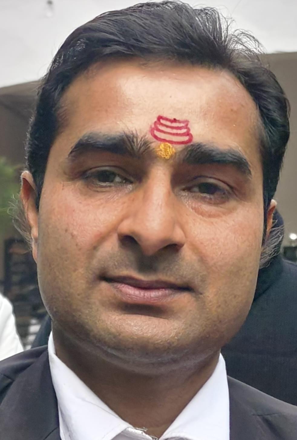 राजकीय कन्या इंटर कॉलेज के सामने वाली जर्जर सड़क। संवाद राजकीय कन्या इंटर कॉलेज के सामने वाली जर्जर सड़क। संवाद