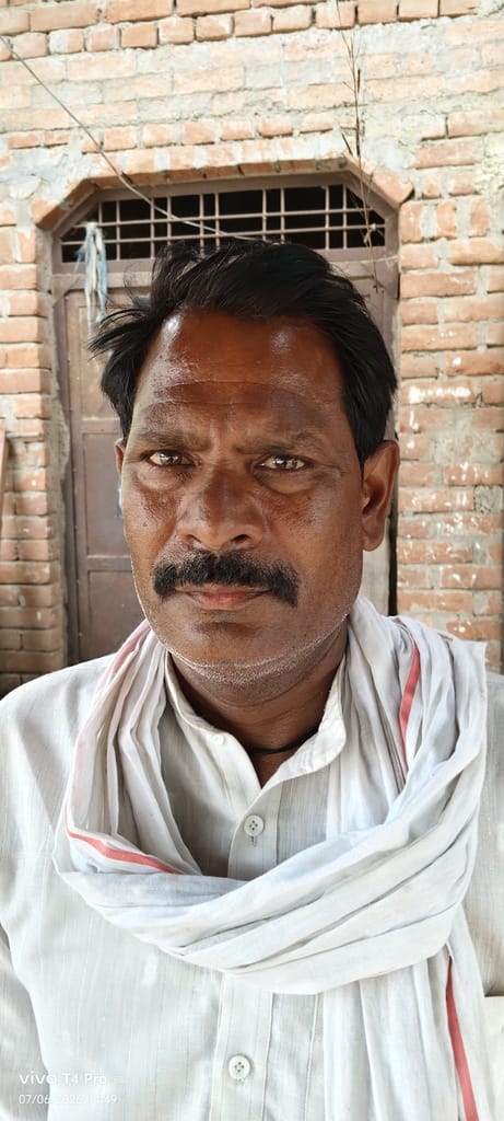 अनुज जायसवाल सीमेंट विक्रेता