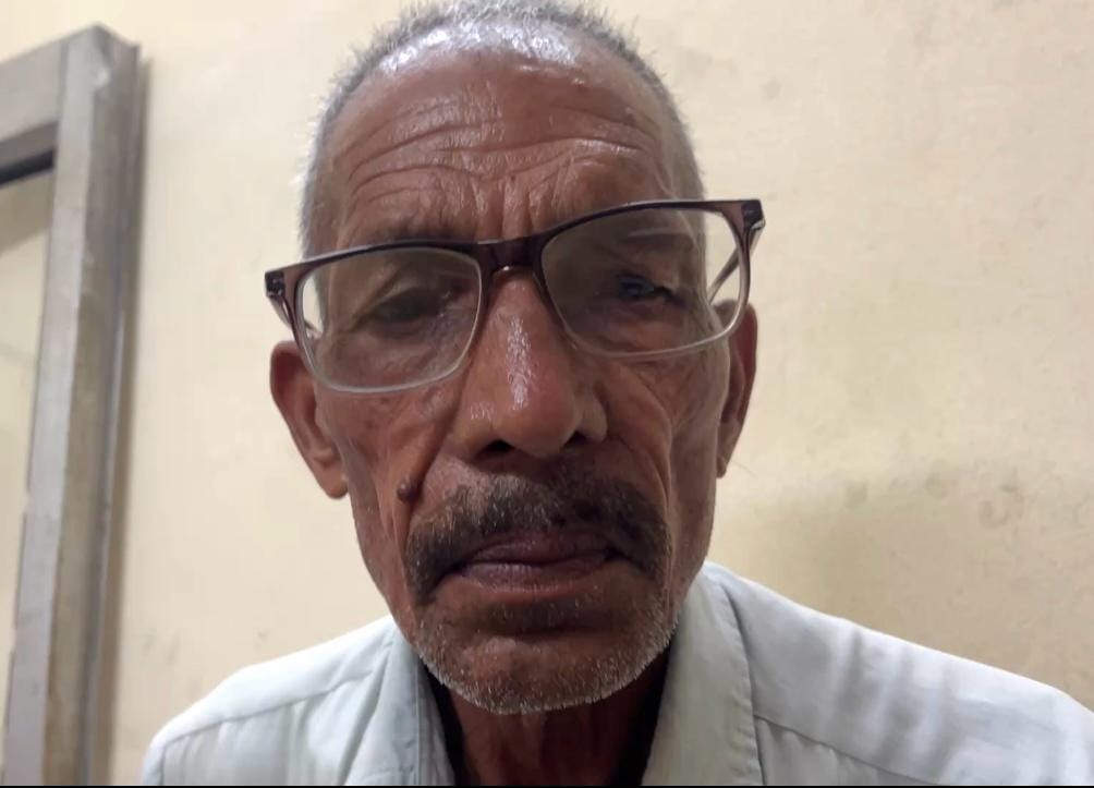 कुरुक्षेत्र। नया बस अड्डा स्थित कार्यालय में हैप्पी कार्ड एक्टीवेट कराने के संबंध में बातचीत क कुरुक्षेत्र। नया बस अड्डा स्थित कार्यालय में हैप्पी कार्ड एक्टीवेट कराने के संबंध में बातचीत क
