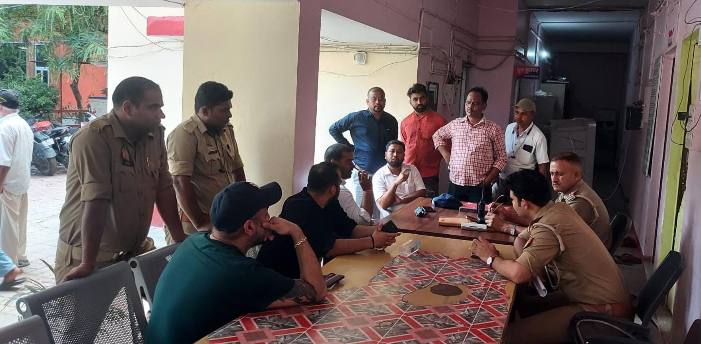 नगर निगम टीम और रेस्टोरेंट कर्मियों में हुई मारपीट।