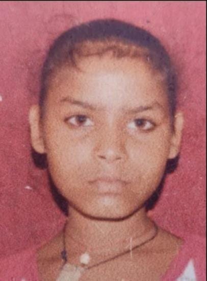 गांव ललहट के पास जाम लगाते लोगों को समझाती पुलिस। संवाद गांव ललहट के पास जाम लगाते लोगों को समझाती पुलिस। संवाद