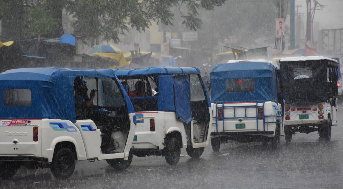 राजधानी में मंगलवार को कई इलाकों में बारिश हुई। राजधानी में मंगलवार को कई इलाकों में बारिश हुई।