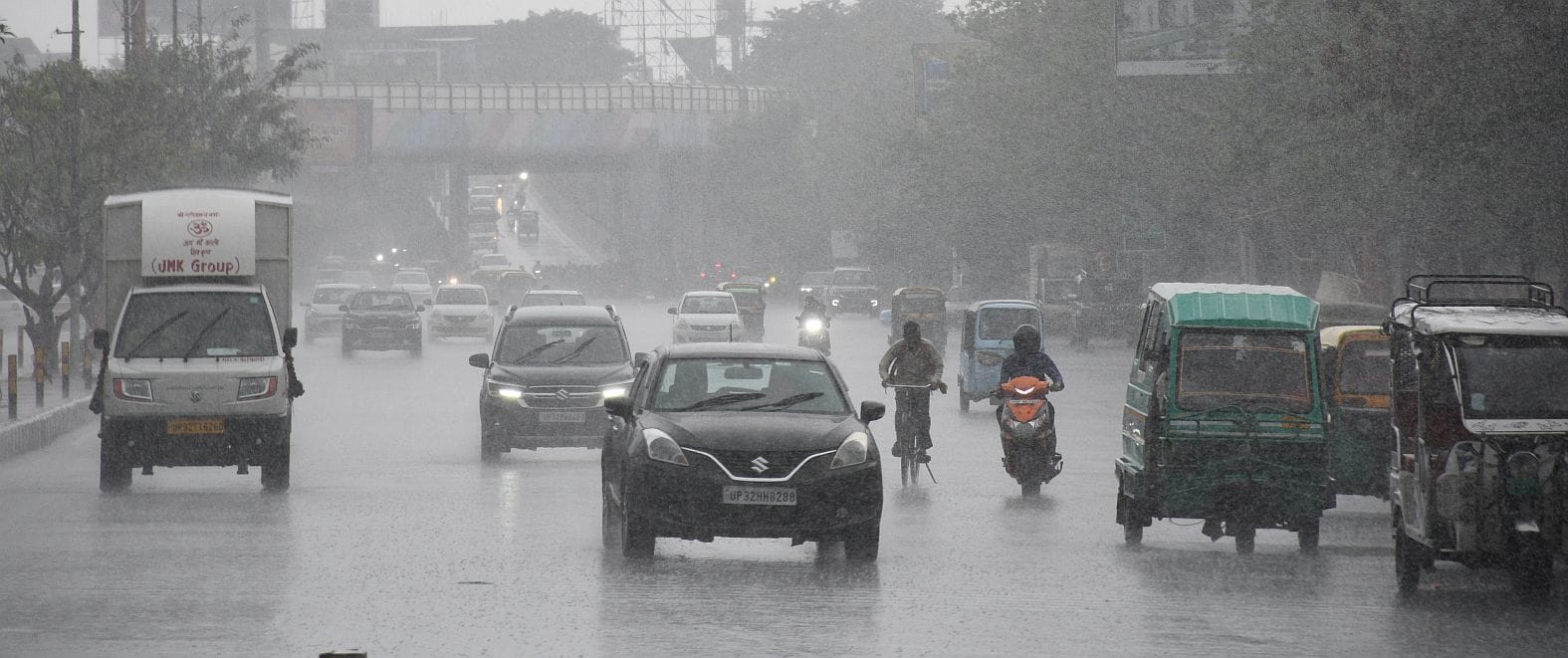 राजधानी में मंगलवार को कई इलाकों में बारिश हुई। राजधानी में मंगलवार को कई इलाकों में बारिश हुई।