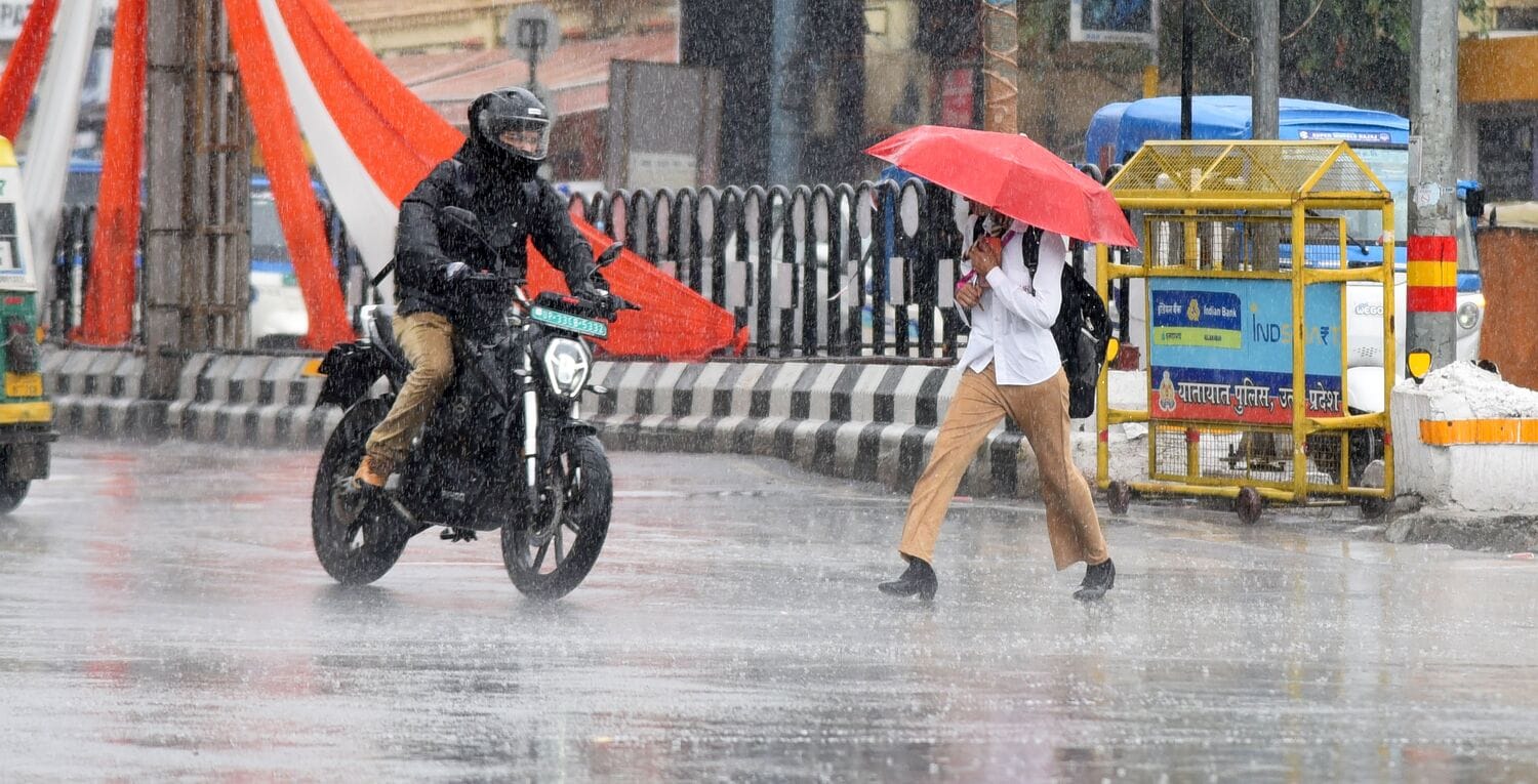 राजधानी में मंगलवार को कई इलाकों में बारिश हुई। राजधानी में मंगलवार को कई इलाकों में बारिश हुई।