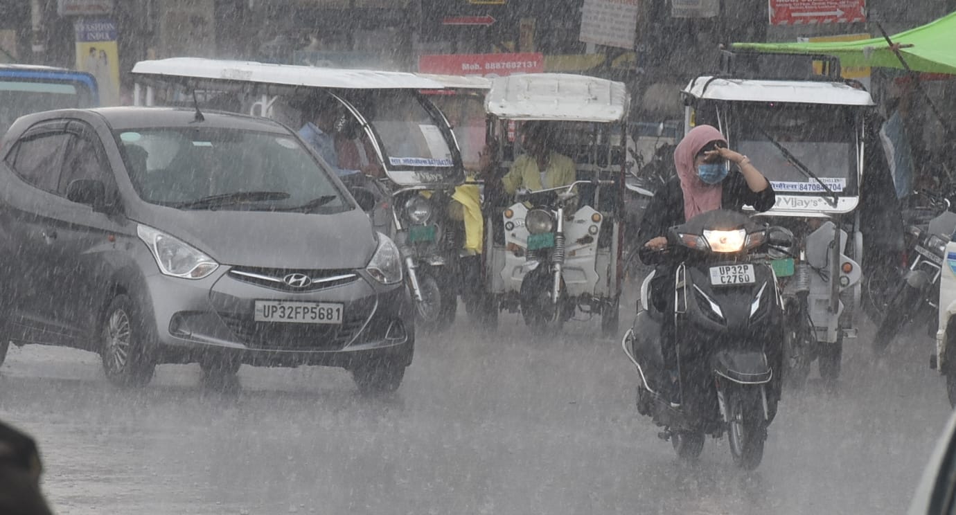 राजधानी में मंगलवार को कई इलाकों में बारिश हुई। राजधानी में मंगलवार को कई इलाकों में बारिश हुई।