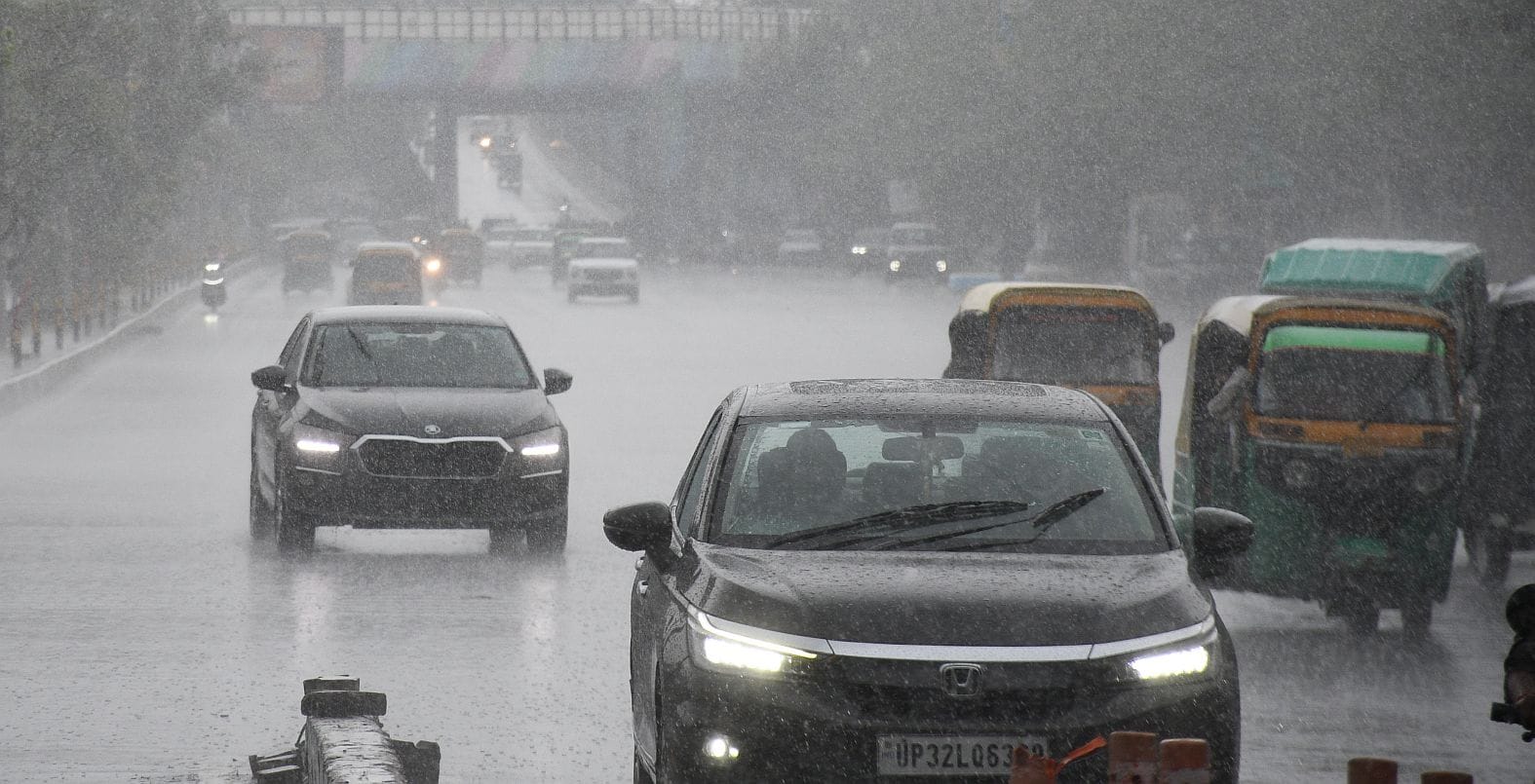 राजधानी में मंगलवार को कई इलाकों में बारिश हुई। राजधानी में मंगलवार को कई इलाकों में बारिश हुई।