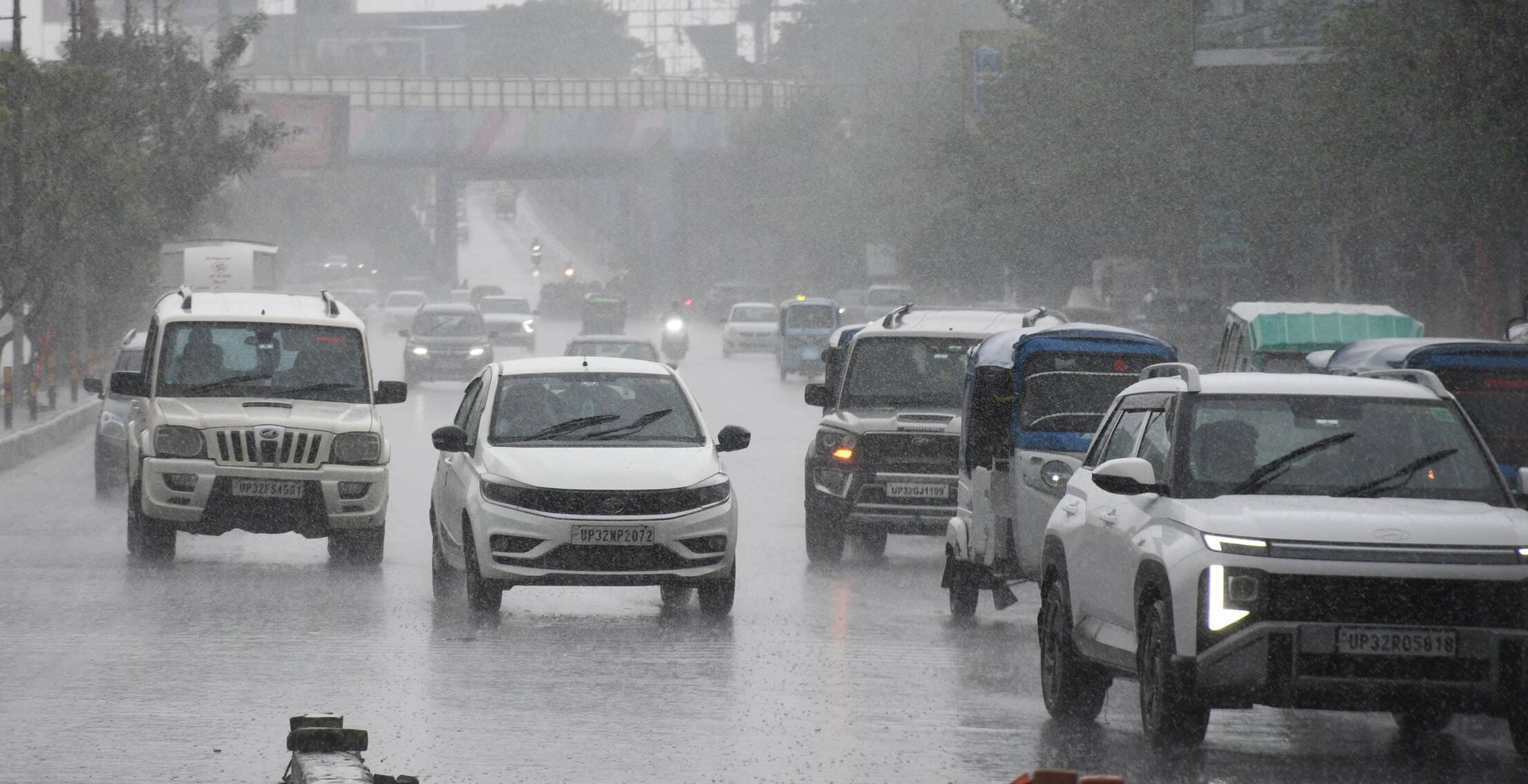राजधानी में मंगलवार को कई इलाकों में बारिश हुई। राजधानी में मंगलवार को कई इलाकों में बारिश हुई।