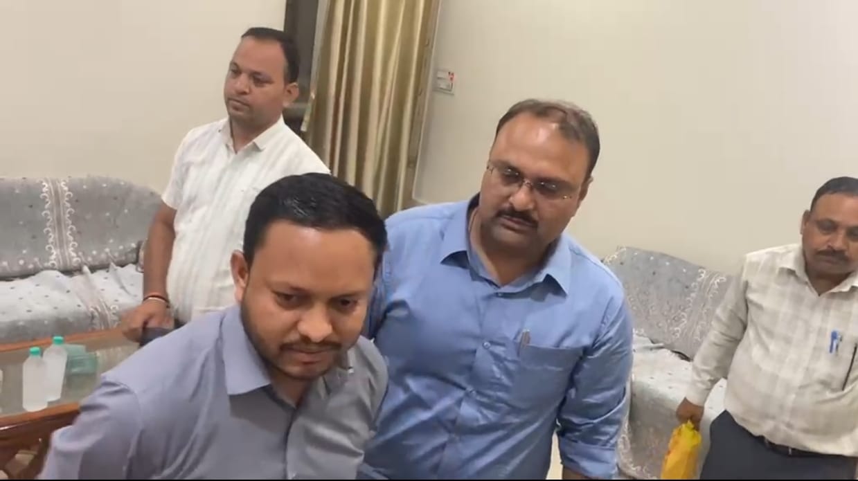 विश्व प्रसिद्ध मां बगलामुखी मंदिर विश्व प्रसिद्ध मां बगलामुखी मंदिर