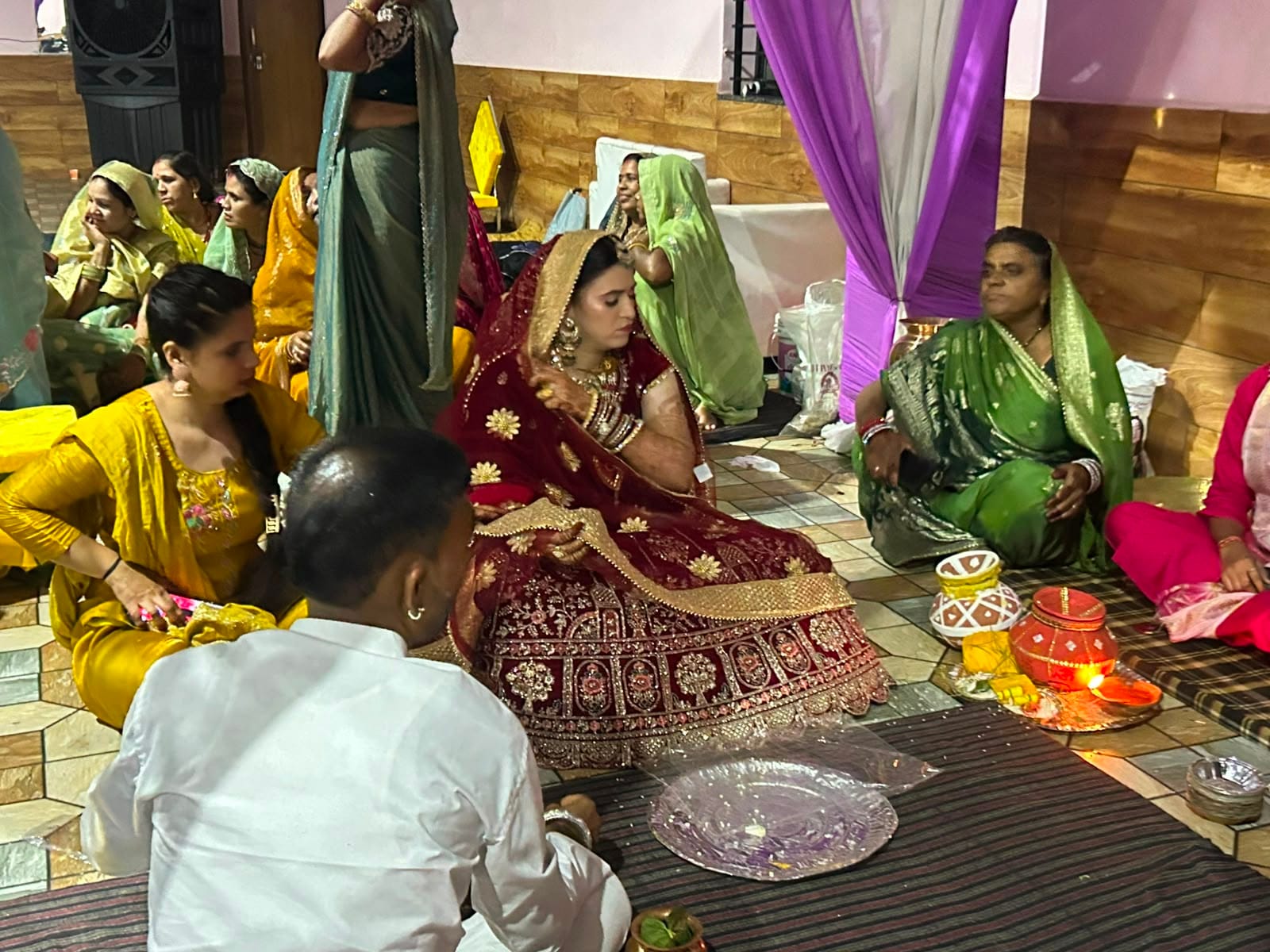 ऐसे करवाई शादी ऐसे करवाई शादी
