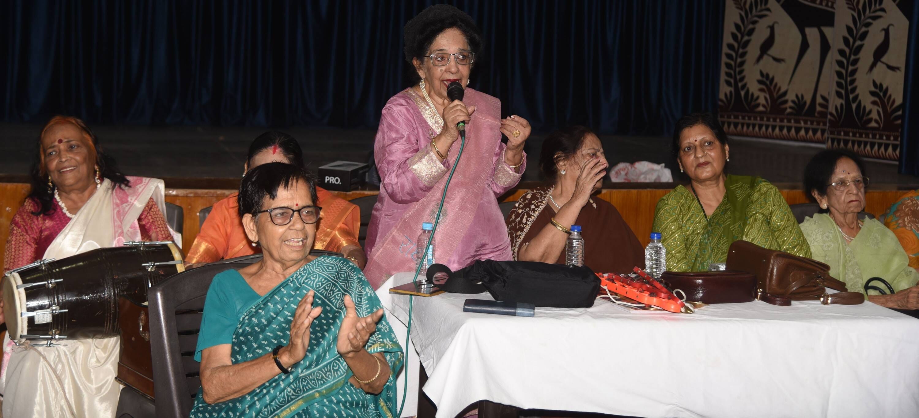 अवध लेडीज क्लब के ऑडिटोरियम में सांस्कृतिक कार्यक्रम का आयोजन अवध लेडीज क्लब के ऑडिटोरियम में सांस्कृतिक कार्यक्रम का आयोजन