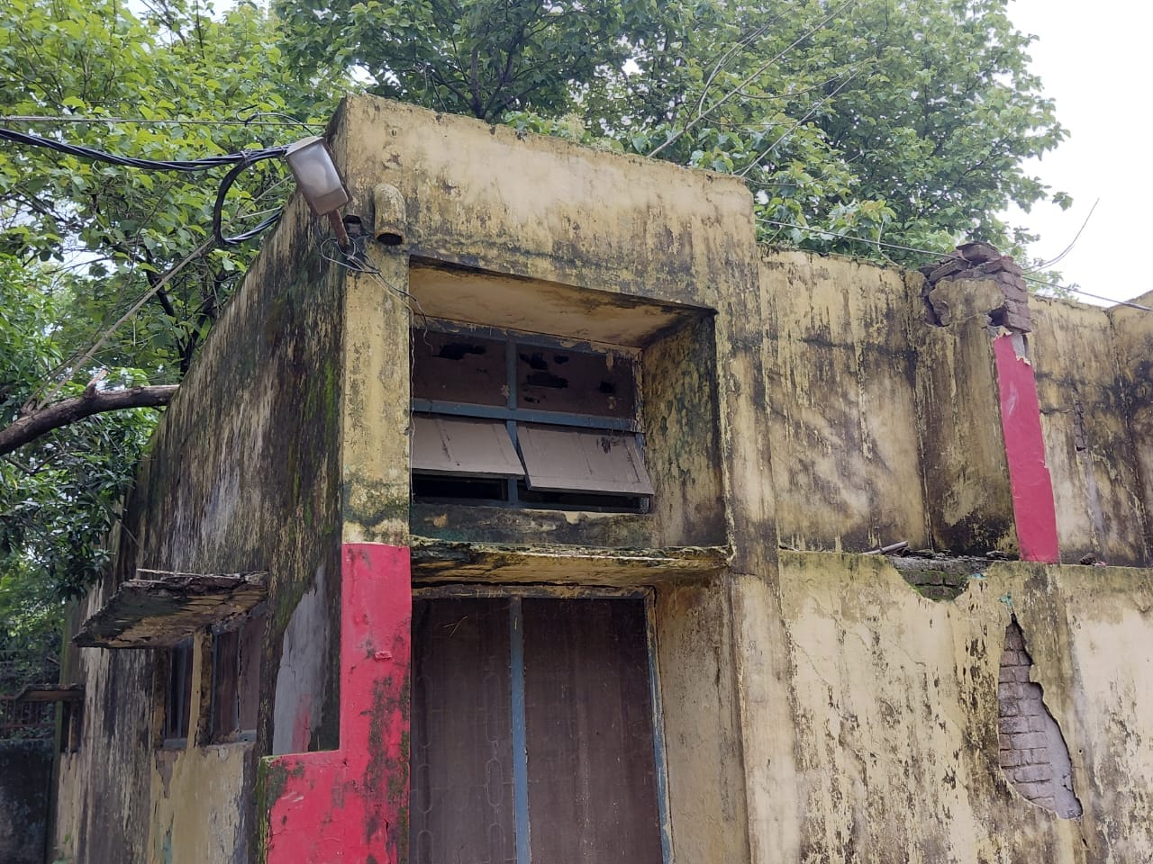 एआरटीओ कार्यालय में फिसलती दीवार। संवाद एआरटीओ कार्यालय में फिसलती दीवार। संवाद