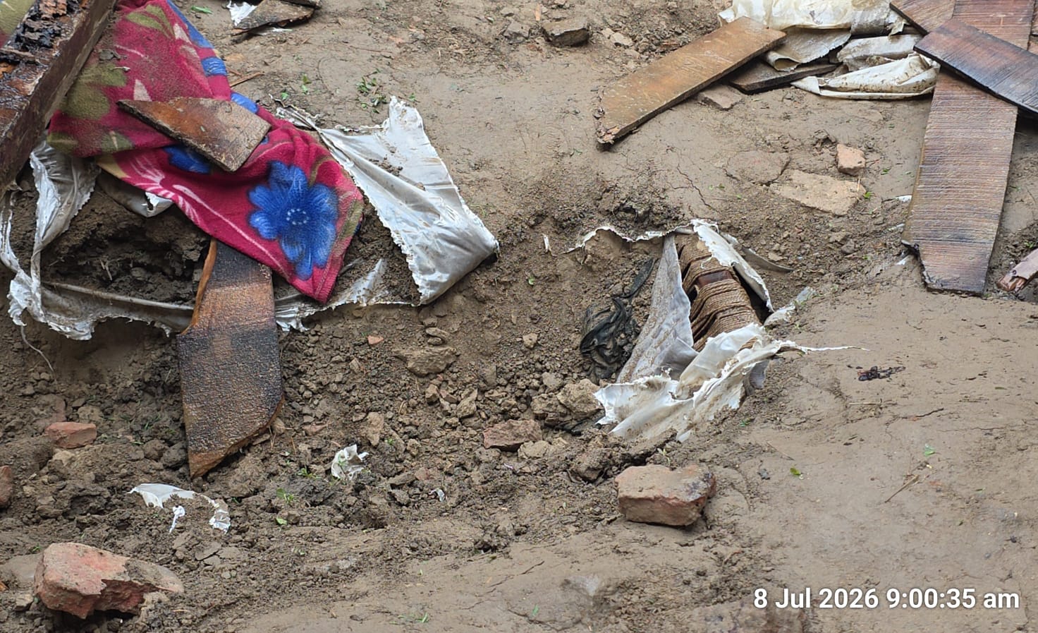 गोहाना के गांव महमूदपुर में बारिश के कारण गिरी मकान की कच्ची छत और मलबे में तब्दील कमरा। संवाद गोहाना के गांव महमूदपुर में बारिश के कारण गिरी मकान की कच्ची छत और मलबे में तब्दील कमरा। संवाद