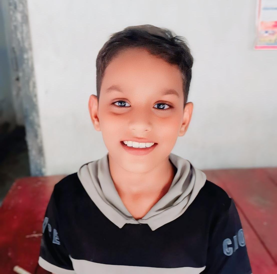 करनाईपुर में मक्के के खेत के बगल खींचा है बिजली का तार जिसमें दौड़ रहा है करंट करनाईपुर में मक्के के खेत के बगल खींचा है बिजली का तार जिसमें दौड़ रहा है करंट