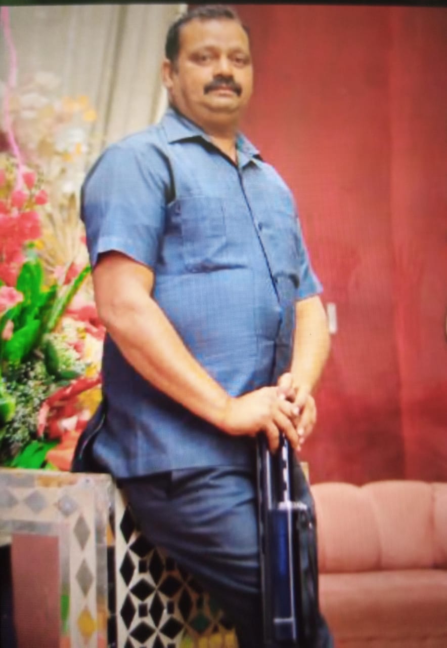 रिपीटर गन के साथ मृतक गार्ड विनोद सिंह यादव। स्त्रोत : परिजन रिपीटर गन के साथ मृतक गार्ड विनोद सिंह यादव। स्त्रोत : परिजन