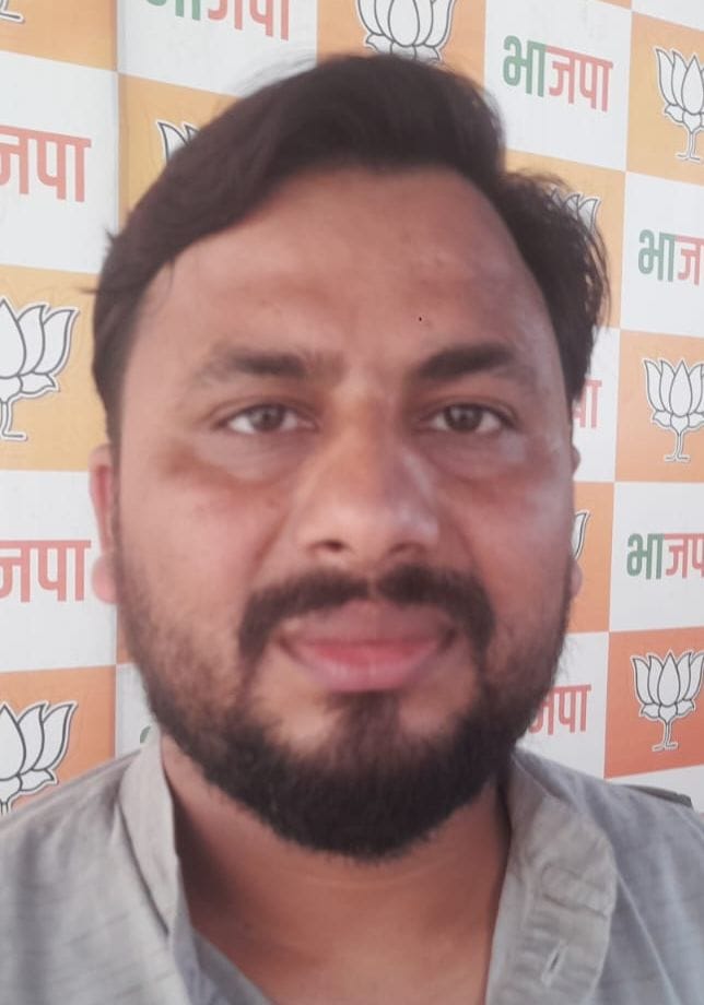डॉ. मोहसिन, वार्ड रंगीन चौपाल। डॉ. मोहसिन, वार्ड रंगीन चौपाल।