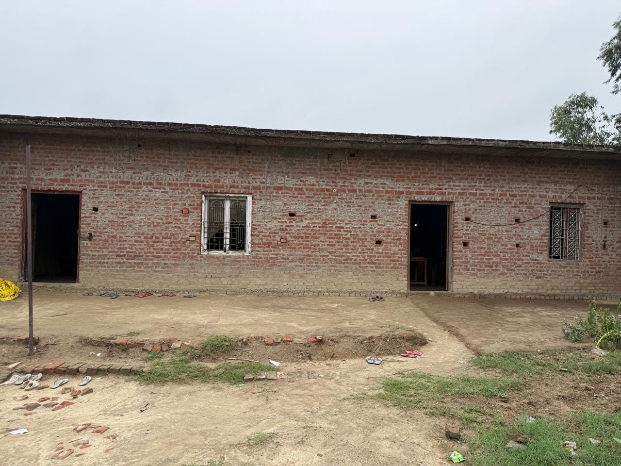 फोटो-10- ग्राम गौरिया के प्रधान के घर के कक्ष में 