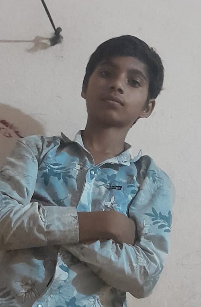 ज्ञानपुर नगर में दोपहर के समय हो रही बरसात। संवाद