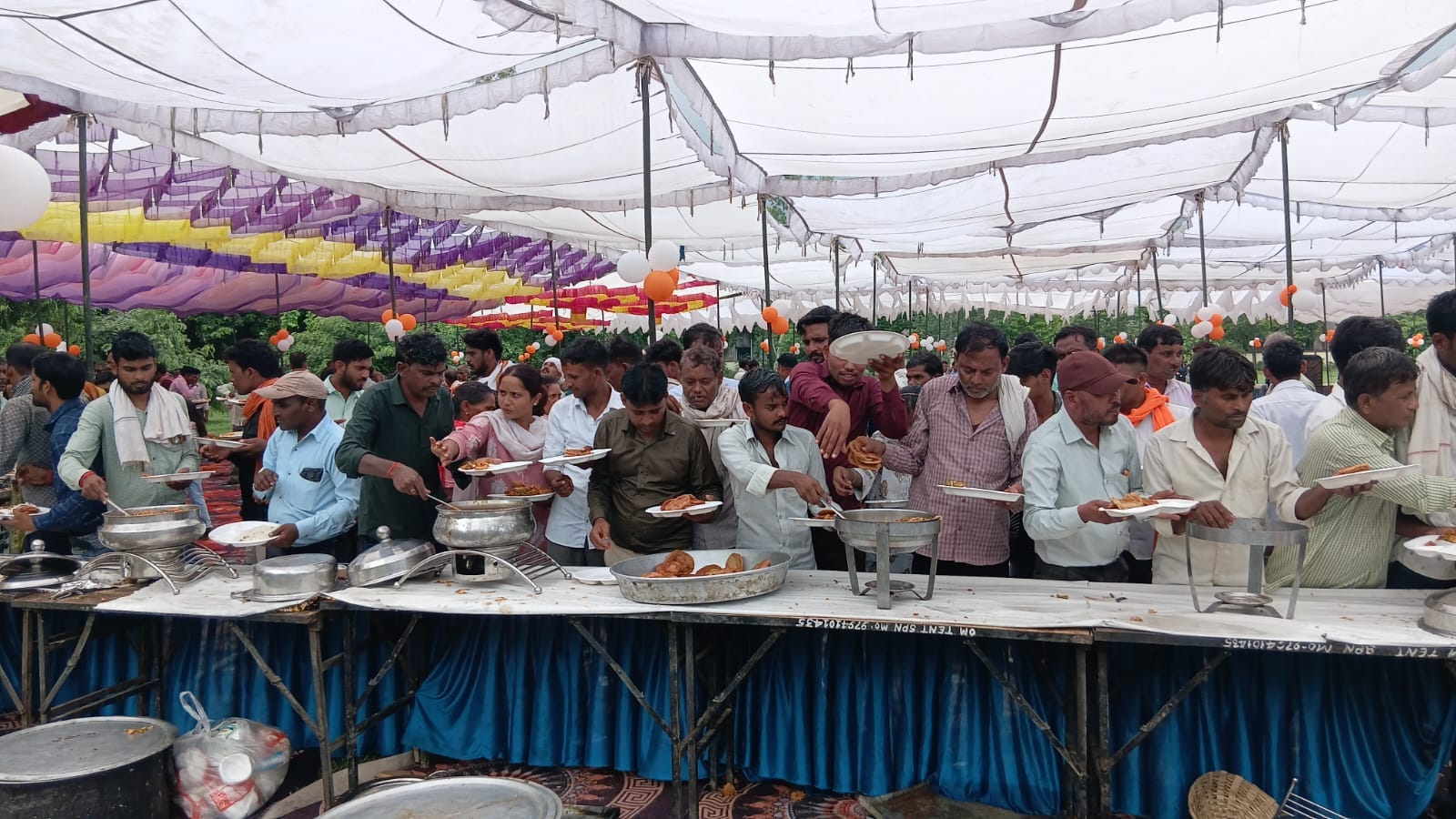 राजकीय पॉलिटेक्निक में विवाह के दौरान उपस्थित वर-वधू। संवाद