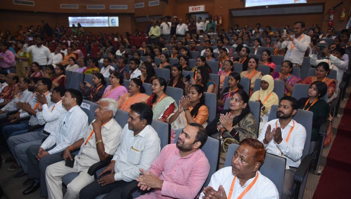 रक्षामंत्री राजनाथ सिंह के जन्मदिवस की पूर्व संध्या पर शिक्षकों का सम्मान।