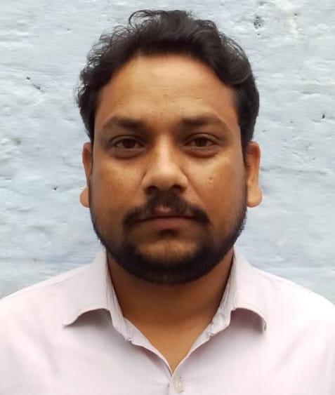 शहर के अयोध्यापुरम में मरम्मत कार्य करते कर्मचारी। स्रोत विभाग। शहर के अयोध्यापुरम में मरम्मत कार्य करते कर्मचारी। स्रोत विभाग।