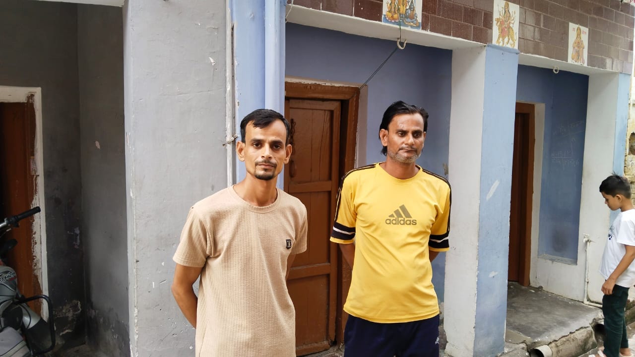 अभियुक्त विराज उर्फ जितेंद्र पाठक का सिविल लाइन क्षेत्र के शेखूपुर स्थित मकान। संवाद अभियुक्त विराज उर्फ जितेंद्र पाठक का सिविल लाइन क्षेत्र के शेखूपुर स्थित मकान। संवाद