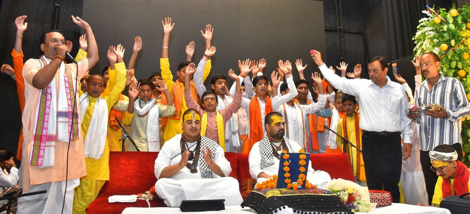 ब्रज-रस की अमृत वर्षा से सराबोर हुई राजधानी ब्रज-रस की अमृत वर्षा से सराबोर हुई राजधानी