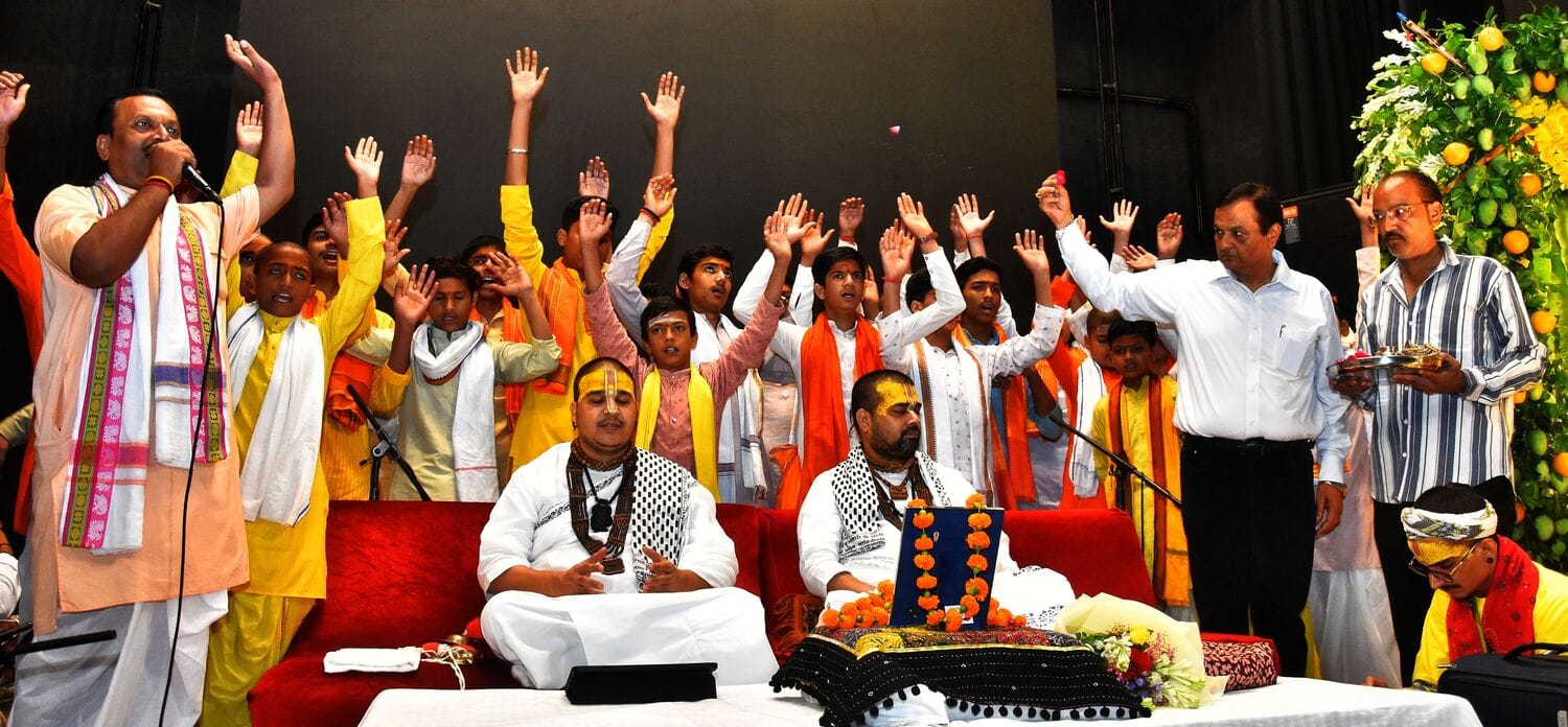 ब्रज-रस की अमृत वर्षा से सराबोर हुई राजधानी ब्रज-रस की अमृत वर्षा से सराबोर हुई राजधानी