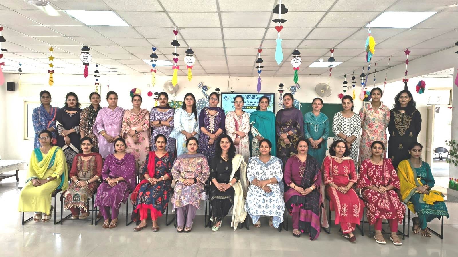 डायरी की खबर का फोटोपंजगाईं पंचायत में आयोजित समारोह में मेधावी को सम्मानित करते हुए। स्रोत: जा