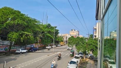करनाल रोड पर खिली धूप और आसमान में छाए बादल। संवाद करनाल रोड पर खिली धूप और आसमान में छाए बादल। संवाद
