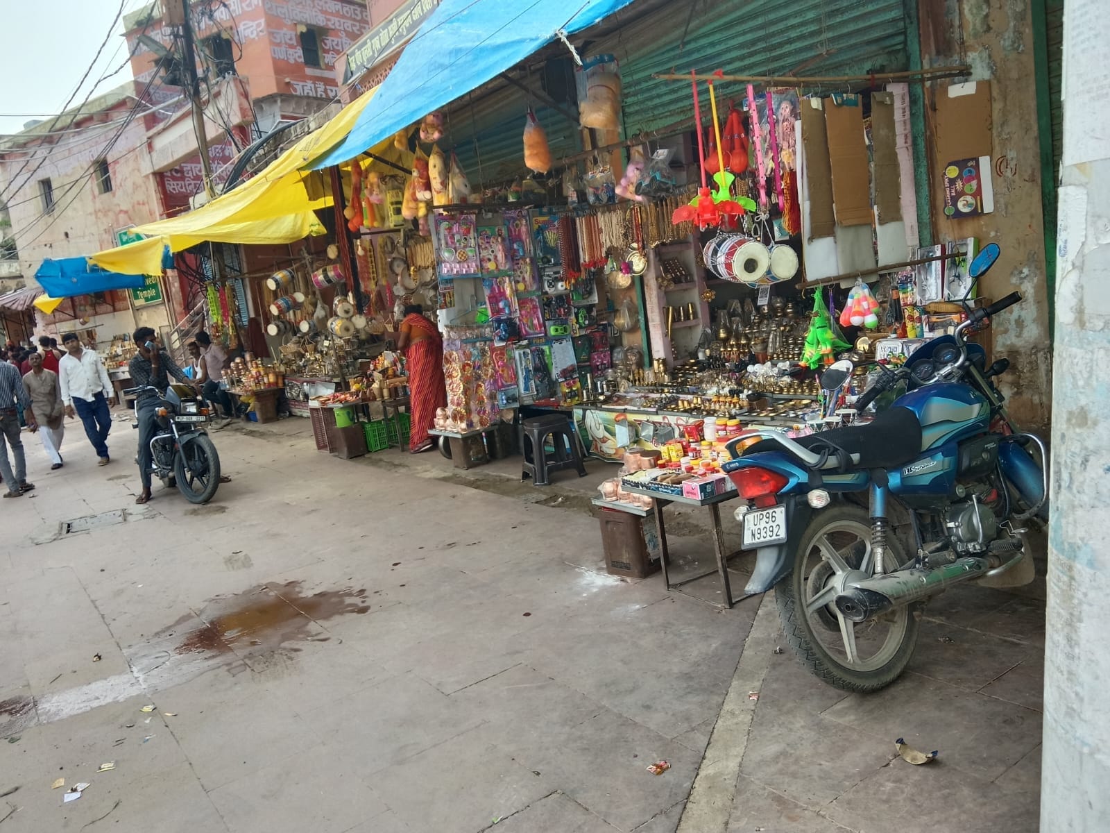 11 सीकेटीपी-21-रामघाट पर मंदाकिनी नदी में बढ़े जलस्तर का नजारा। संवाद 11 सीकेटीपी-21-रामघाट पर मंदाकिनी नदी में बढ़े जलस्तर का नजारा। संवाद