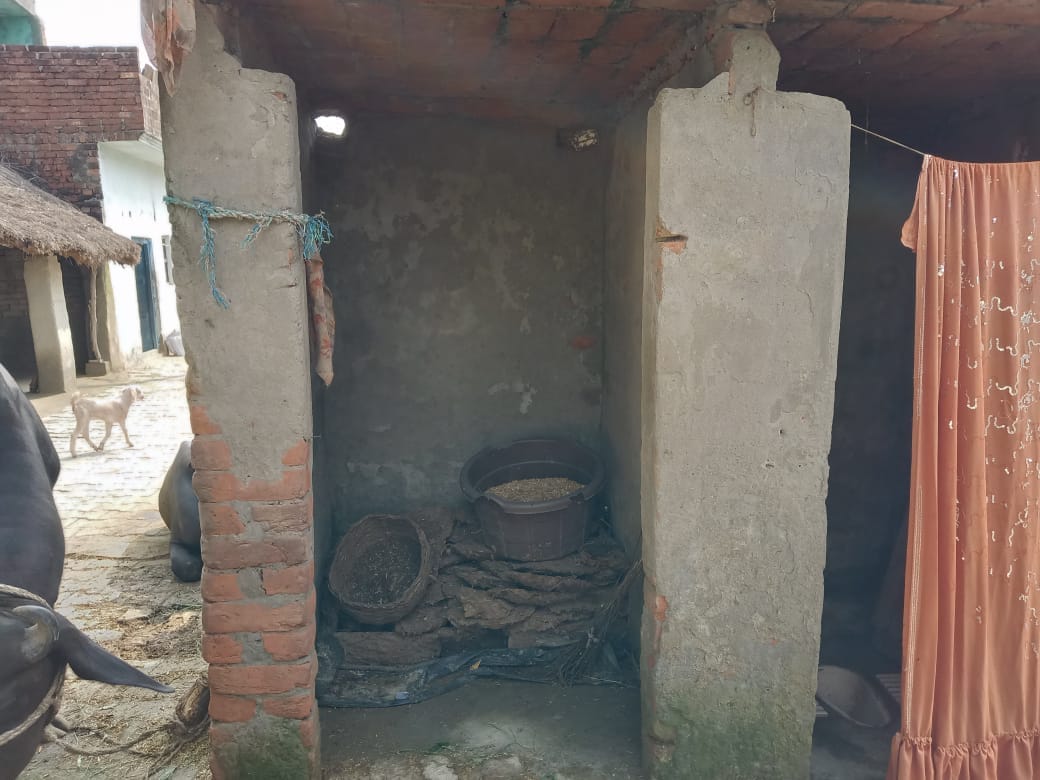रकेहटी के सुभाषनगर में शौचालय का हाल। संवाद