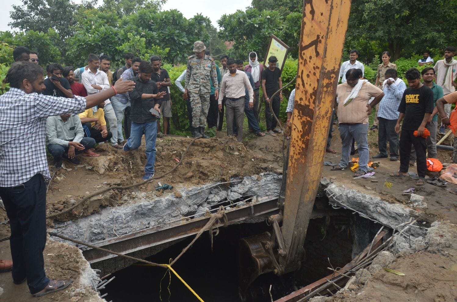 सुभाष बाजार खुला और तलाश में जुटी टीम