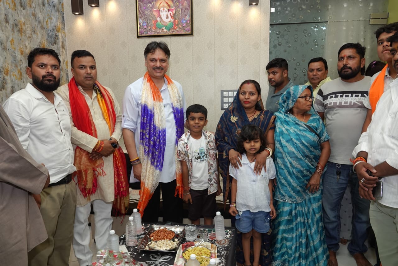 सरोजनीनगर विधायक डॉ. राजेश्वर सिंह सरोजनीनगर विधायक डॉ. राजेश्वर सिंह
